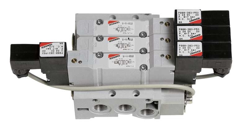 Распределители с пневматичеКолодки и многоместные плиты для распределителей серии Е с пневматическим и электропневматическим управлением. Серия Еским и электромагнитным управлением. Серия Е